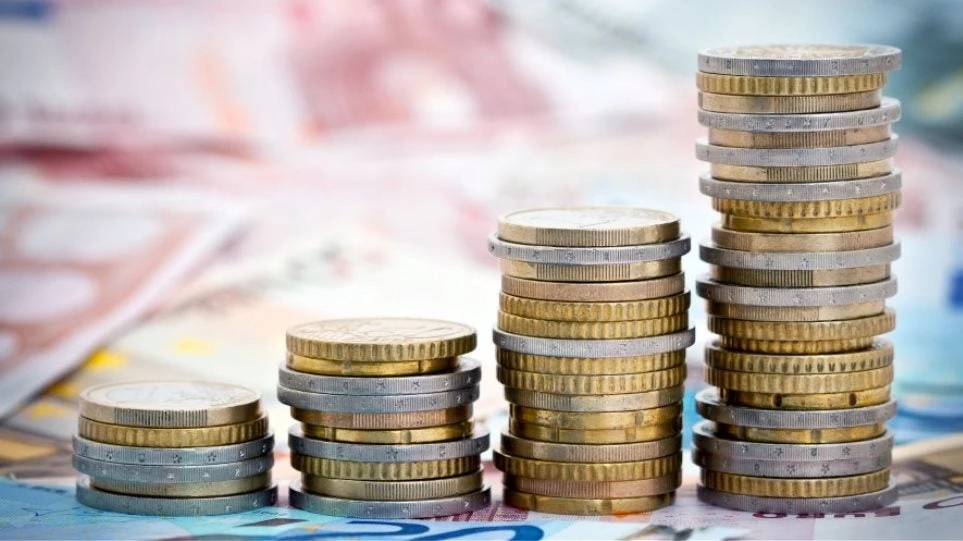 Έσπασε τα κοντέρ το πλεόνασμα εξαιτίας της υπερφορολόγησης και του φρένου στις επιστροφές